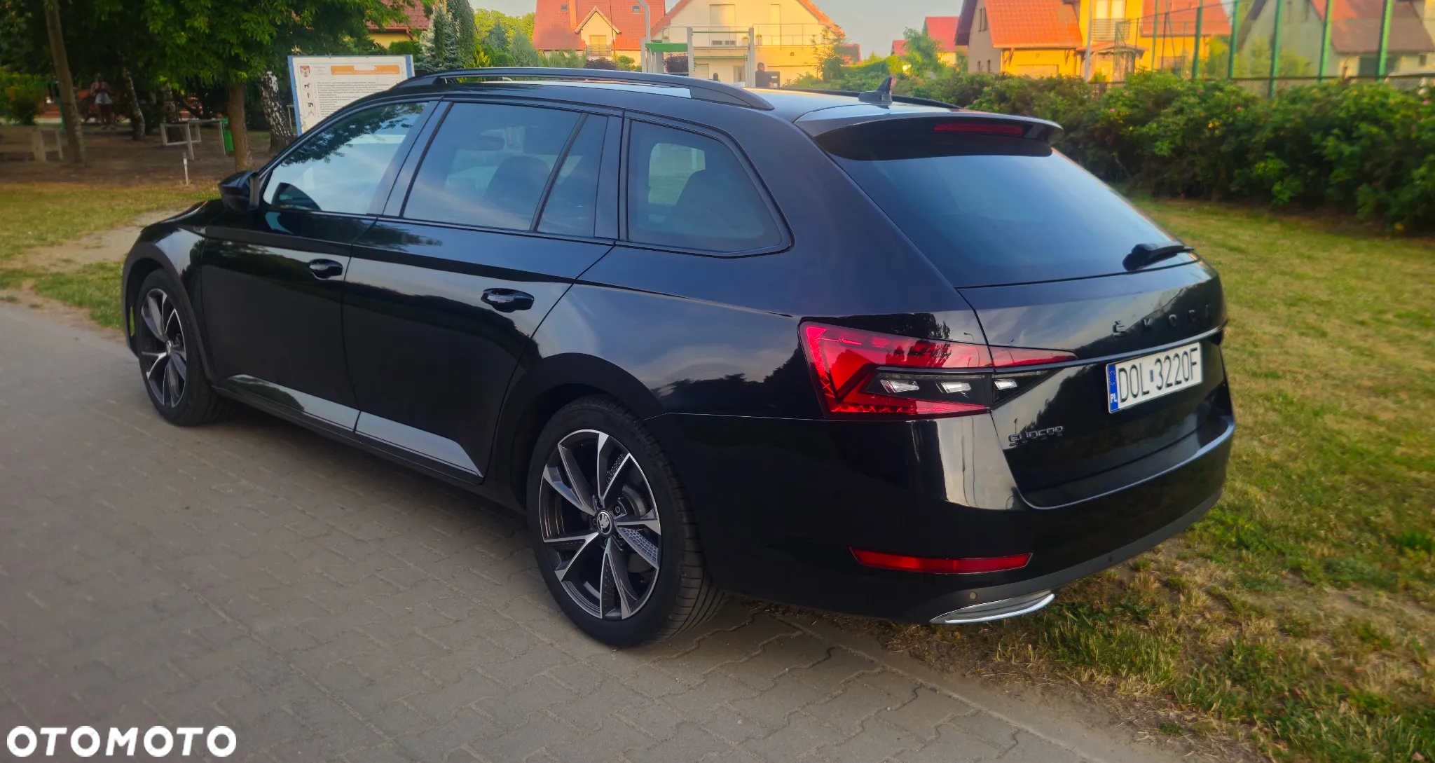 Skoda Superb 2.0 TDI DSG Sportline - 4