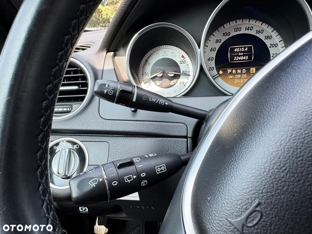 Mercedes-Benz Klasa C 300 T CDI 4Matic 7G-TRONIC Avantgarde Edition - 24