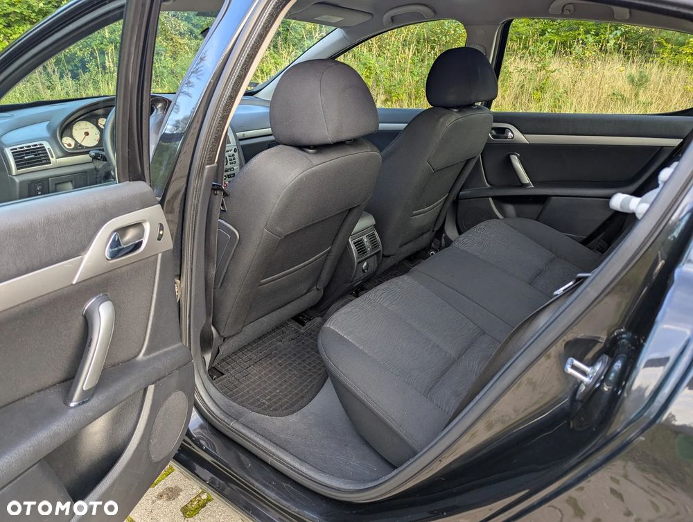 Peugeot 407 - 14