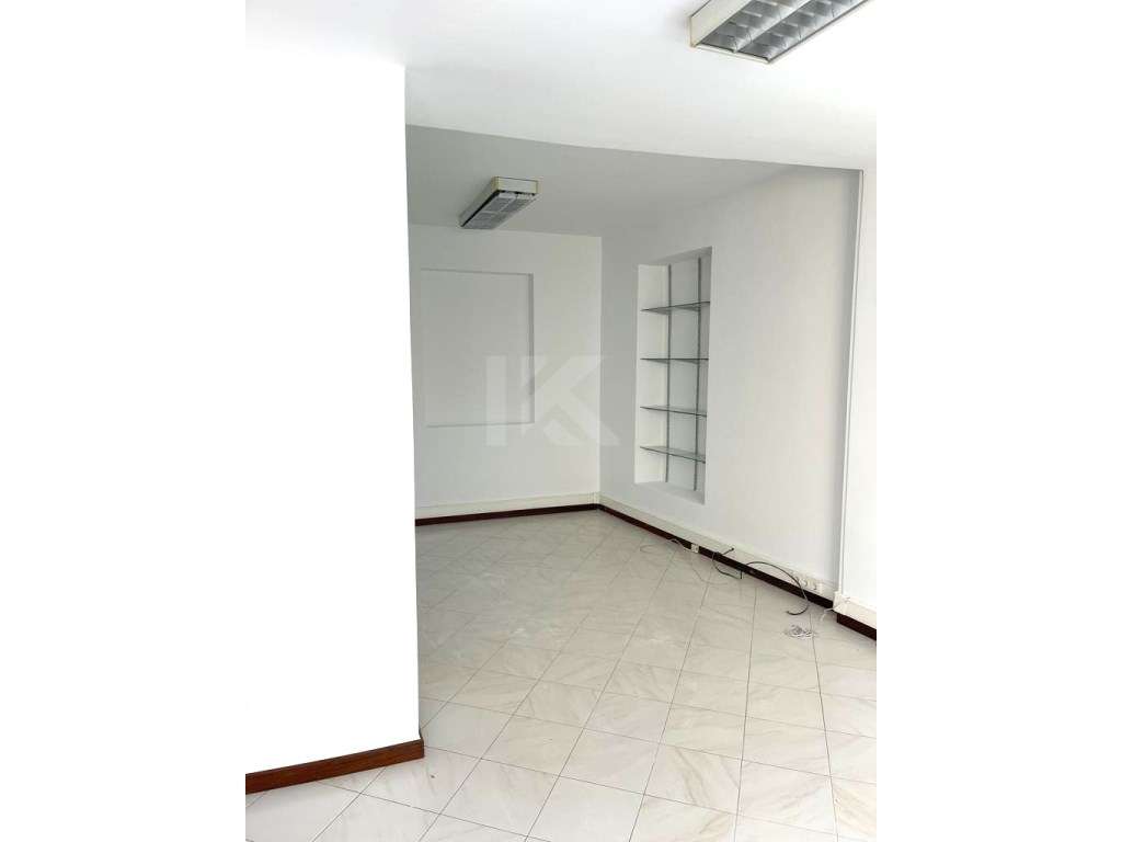 Sala para arrendar no centro do Funchal - Grande imagem: 3/9