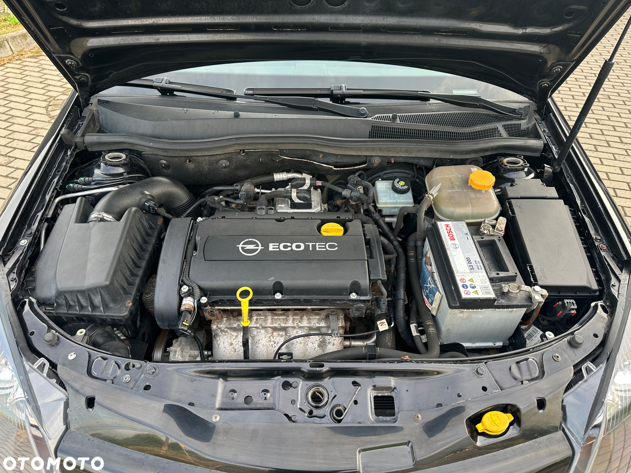 Opel Astra GTC 1.6 Sport - 14