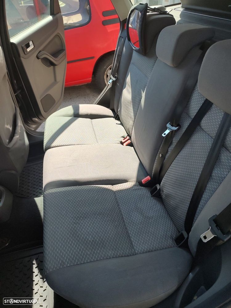 Ford Focus SW 1.4 Trend - 27