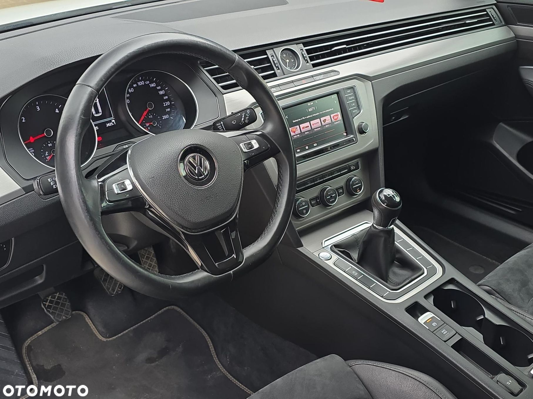 Volkswagen Passat 2.0 TDI BMT Comfortline - 14