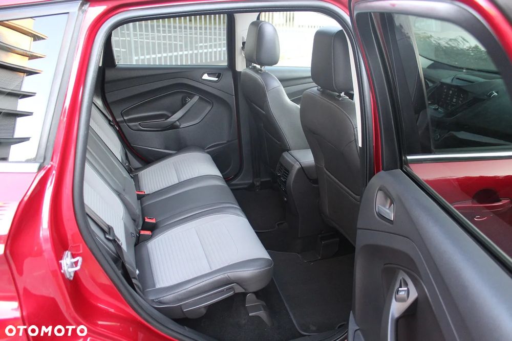 Ford Kuga 2.0 TDCi 2x4 Titanium - 19