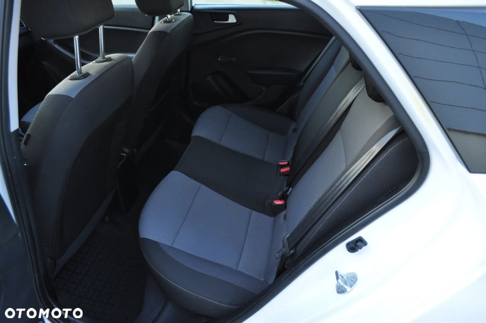 Hyundai i20 1.2 Select - 19