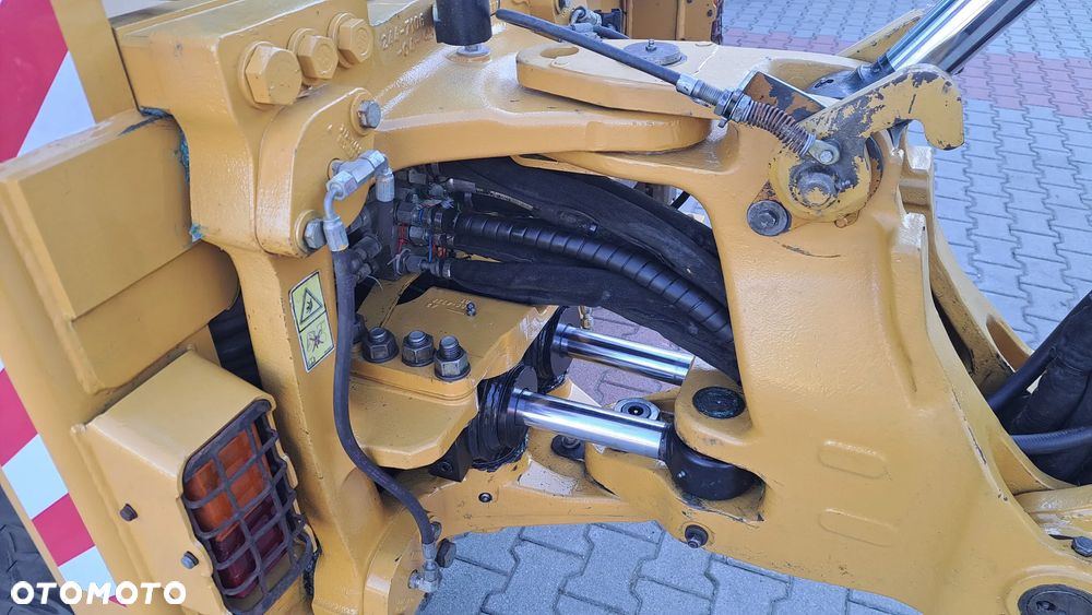 Caterpillar 432E - 18