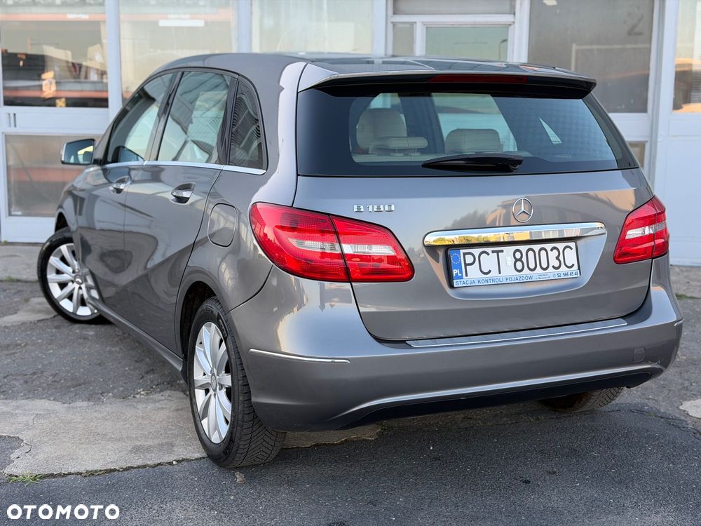 Mercedes-Benz Klasa B 180 UrbanStyle Edition - 13