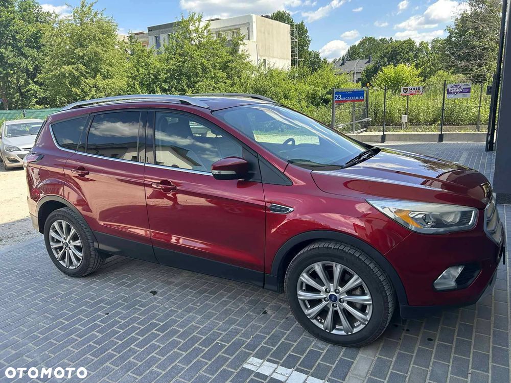 Ford Escape 2.0 EcoBoost AWD Titanium - 28