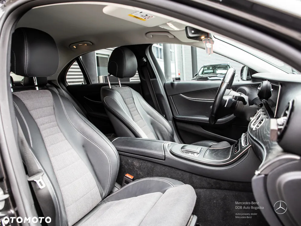 Mercedes-Benz Klasa E 220 d 4-Matic Avantgarde - 29