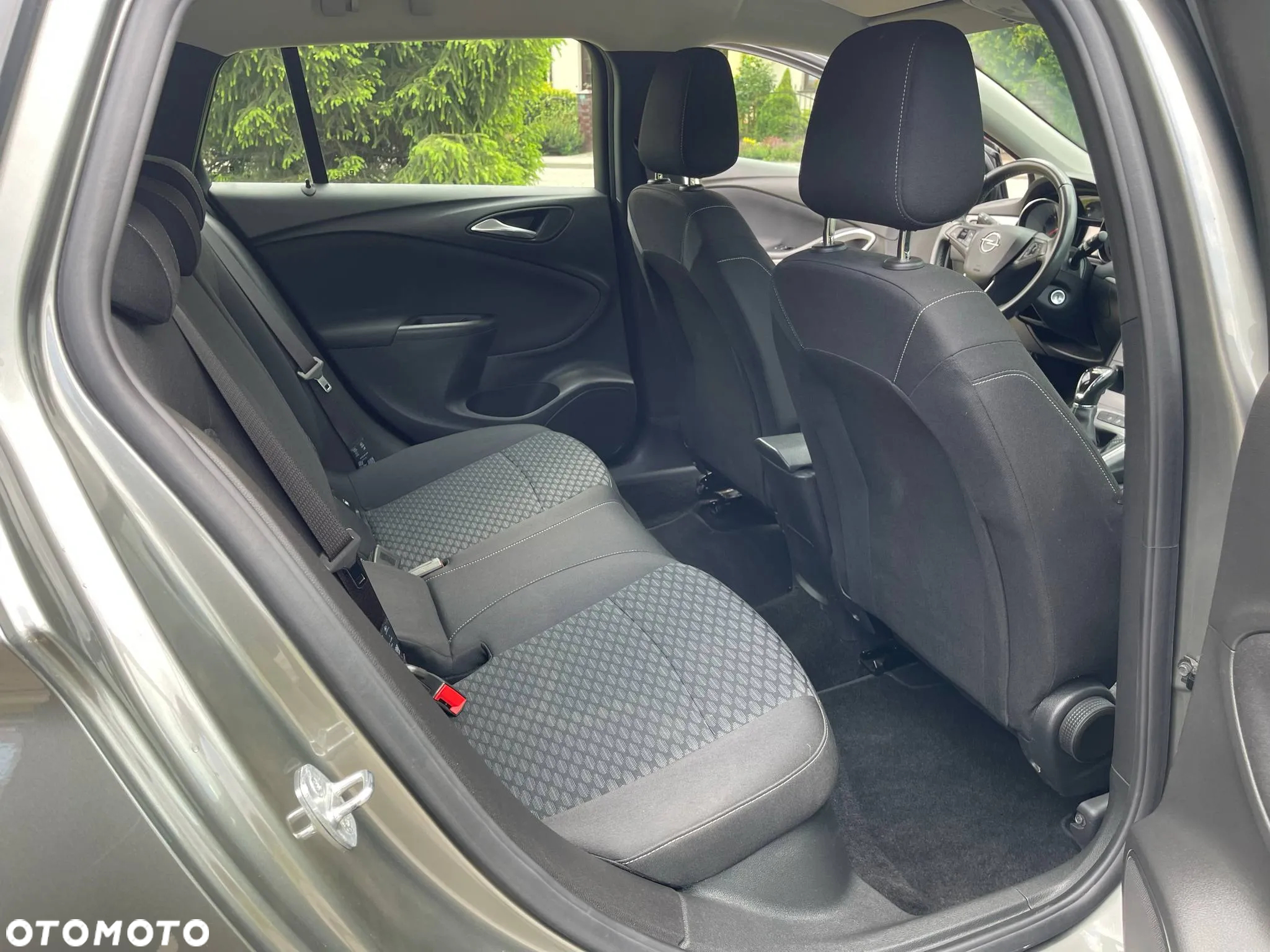 Opel Astra 1.2 Turbo Start/Stop Sports Tourer Business Edition - 15