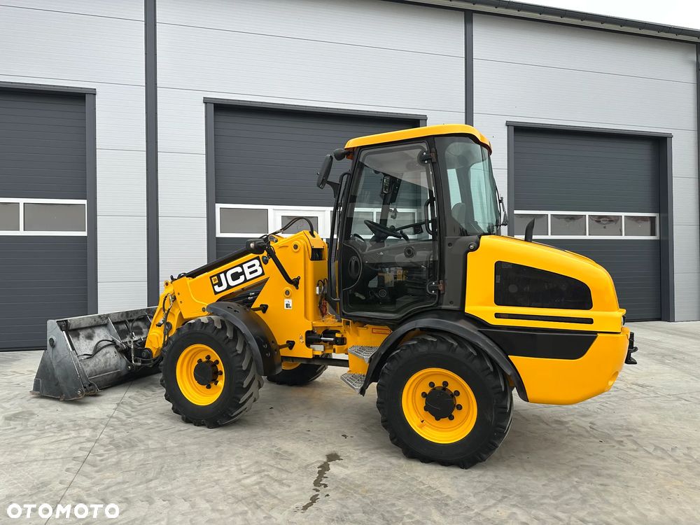JCB ŁADOWARKA TELESKOPOWA TM220 T4A STAN JAK NOWY - 5