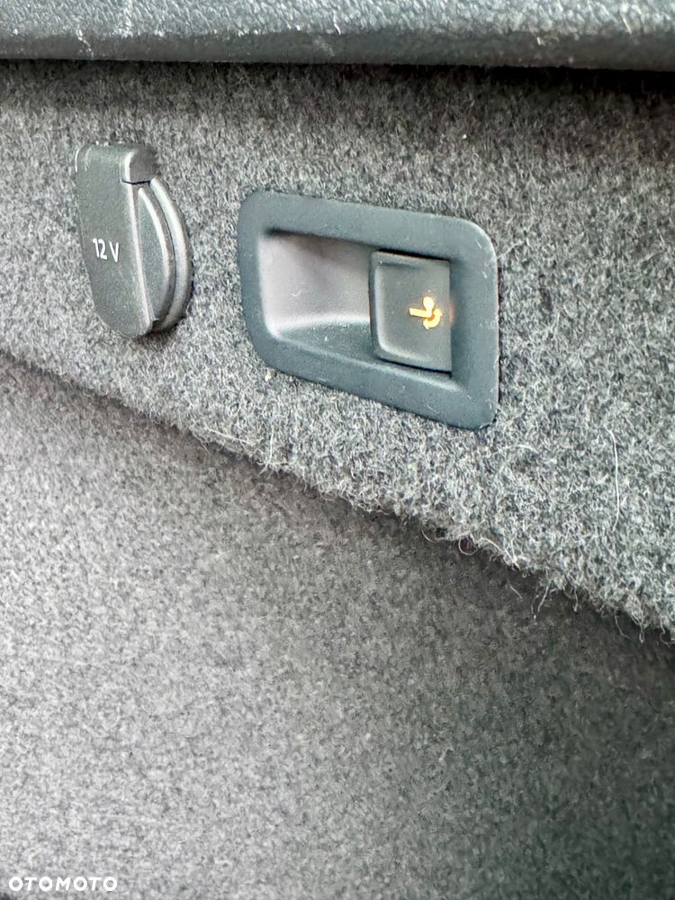 Volkswagen Passat Variant 1.8 TSI BMT Highline - 24