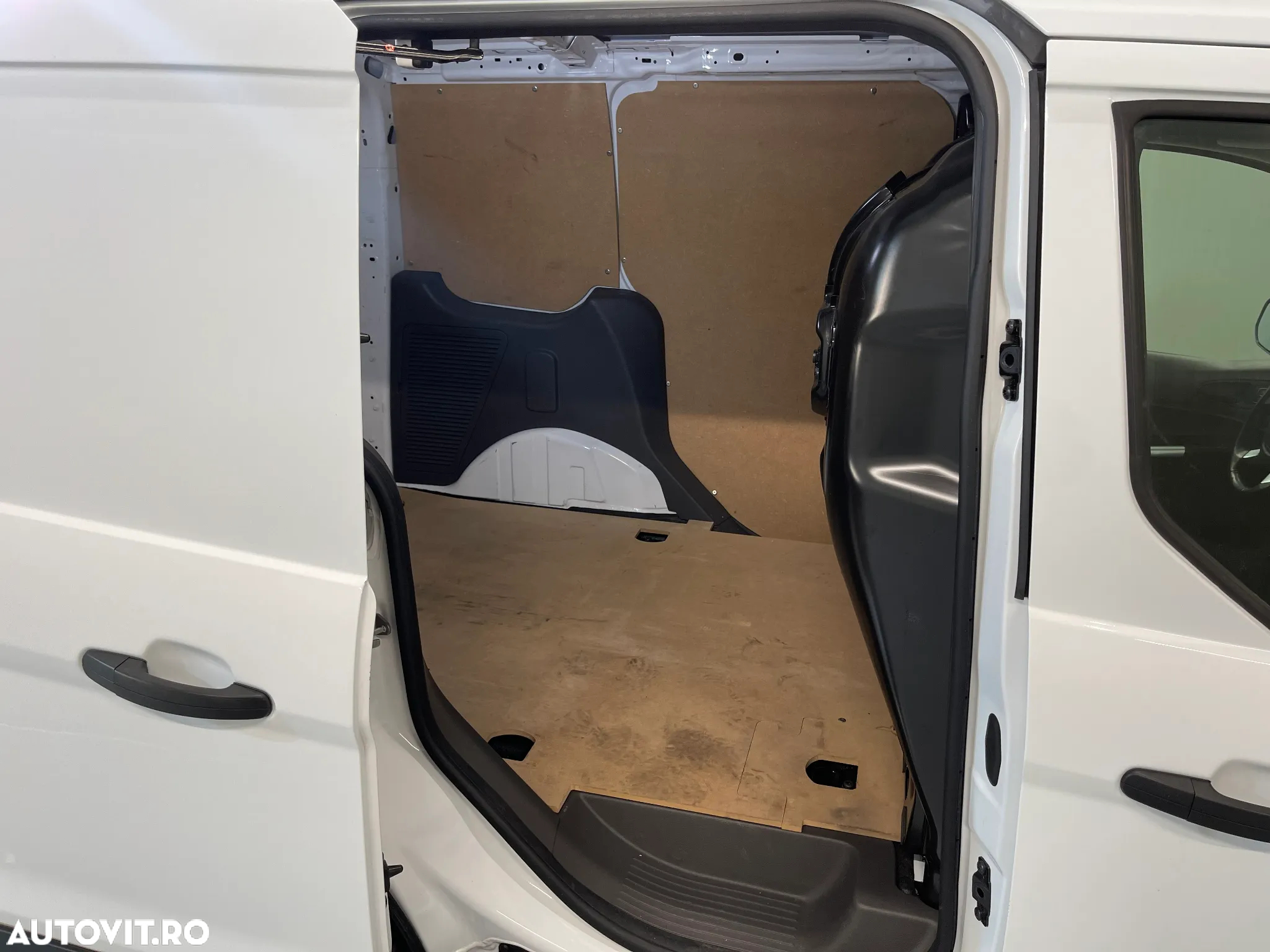 Ford Transit Connect - 10