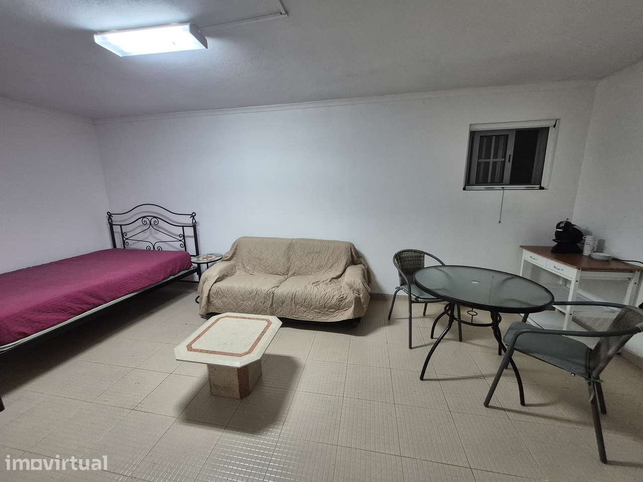 Quarto, Corroios, Rua Gama Pinto - Grande imagem: 2/5