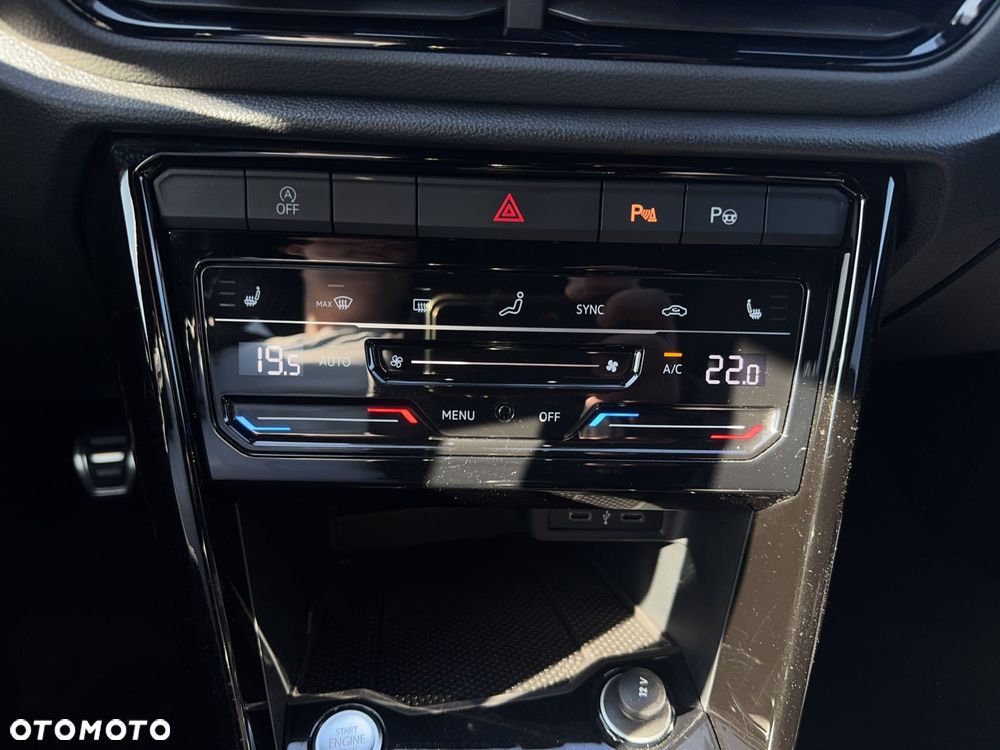 Volkswagen T-Roc - 23