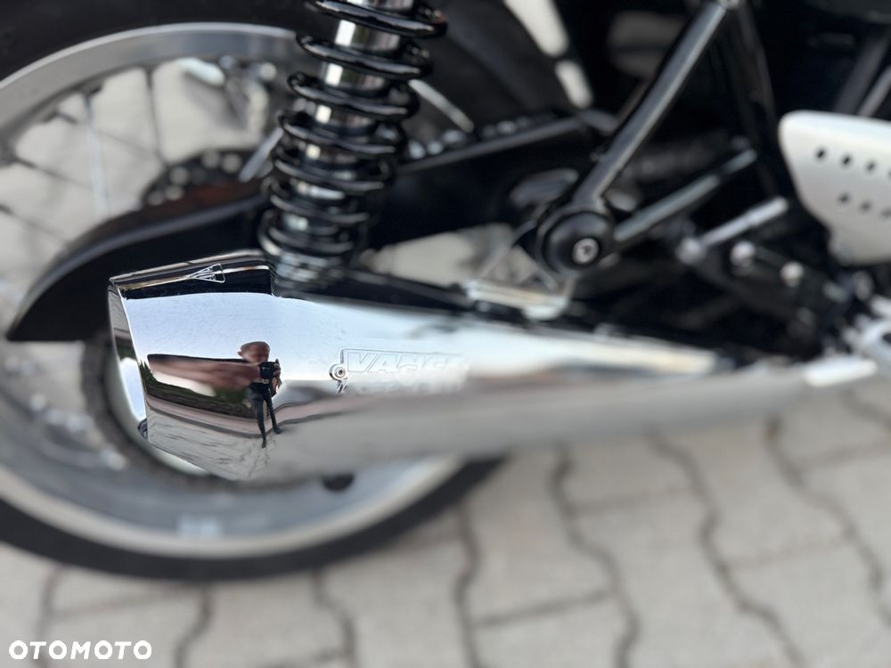 Triumph Thruxton - 10
