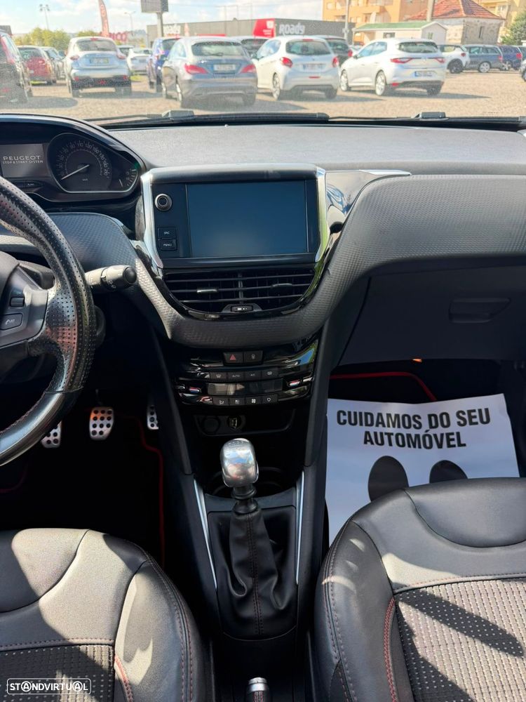 Peugeot 208 1.2 PureTech GT Line - 23