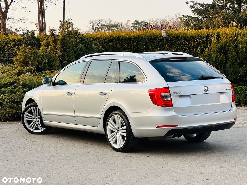 Skoda Superb 2.0 TDI DSG Exclusive - 24