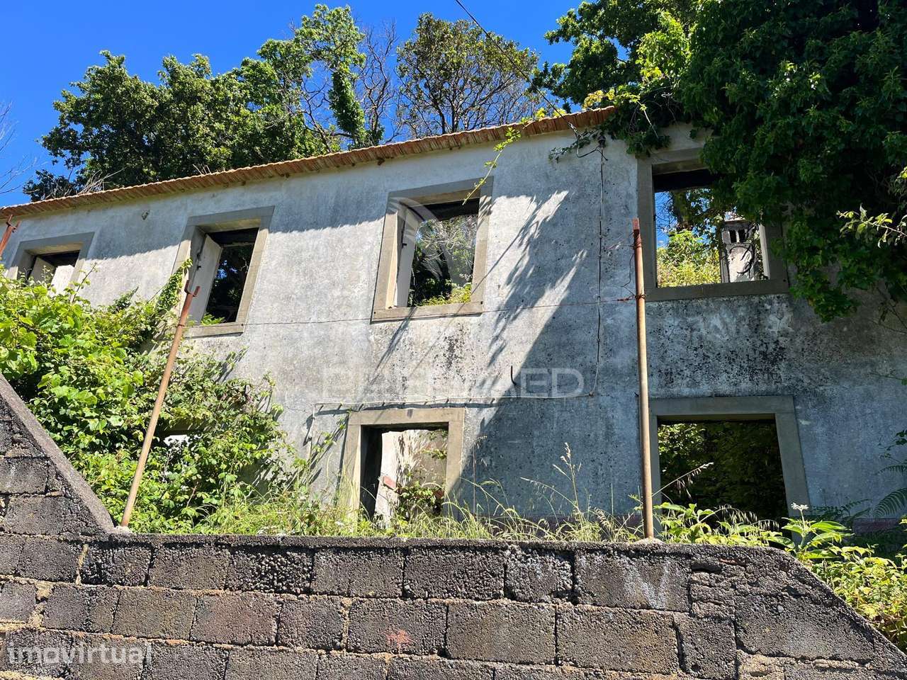 Moradia T3 para Recuperar com 250 m² de Terreno e Vista Mar Incompa... - Grande imagem: 4/8