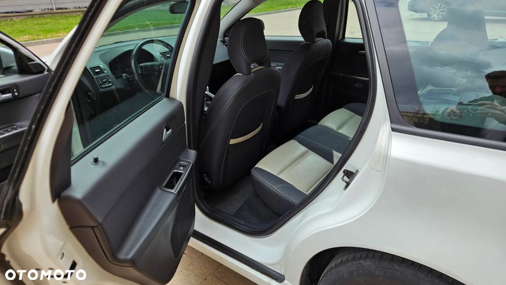 Volvo V50 D2 Kinetic - 14