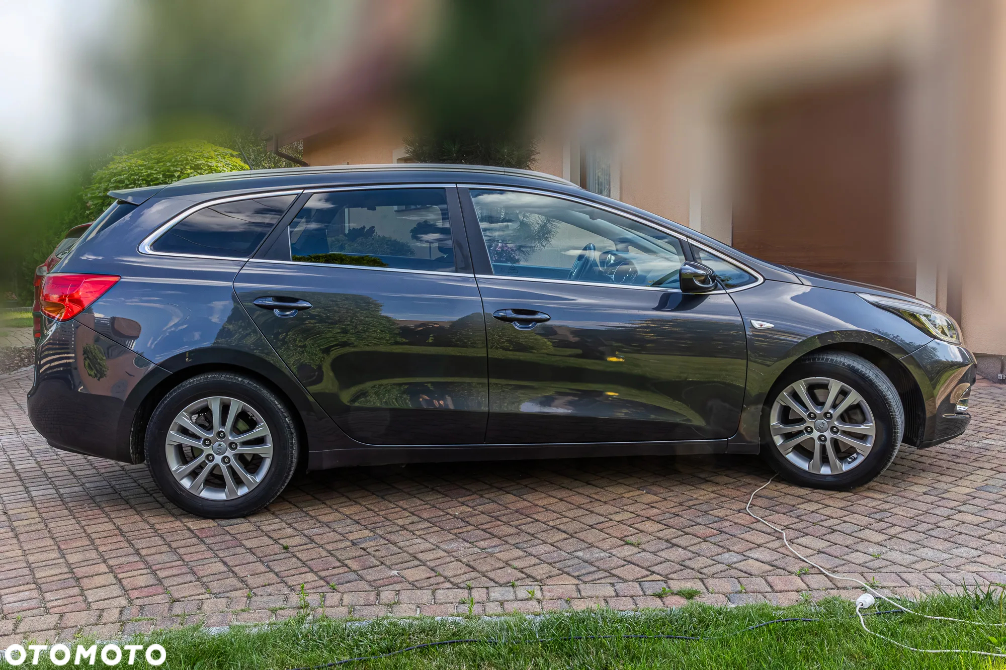 Kia Ceed 1.6 GDI Dream Team Edition - 4