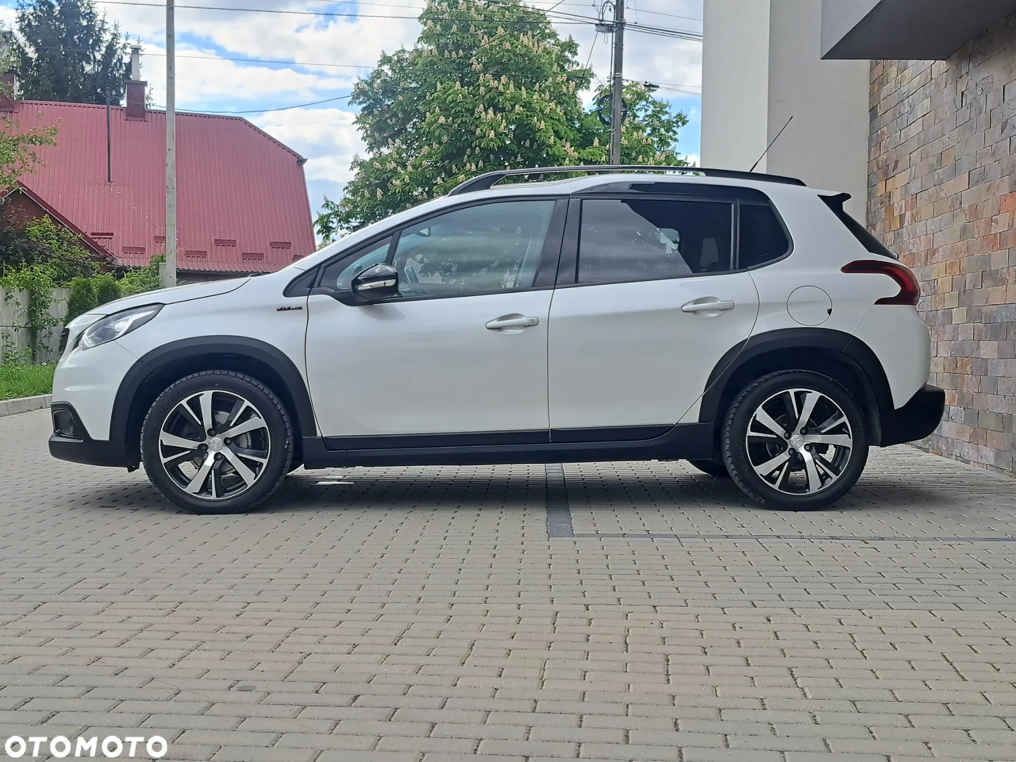 Peugeot 2008 1.2 Pure Tech Allure S&S EAT6 - 4