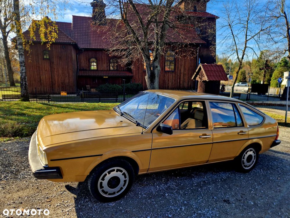 Volkswagen Passat - 4