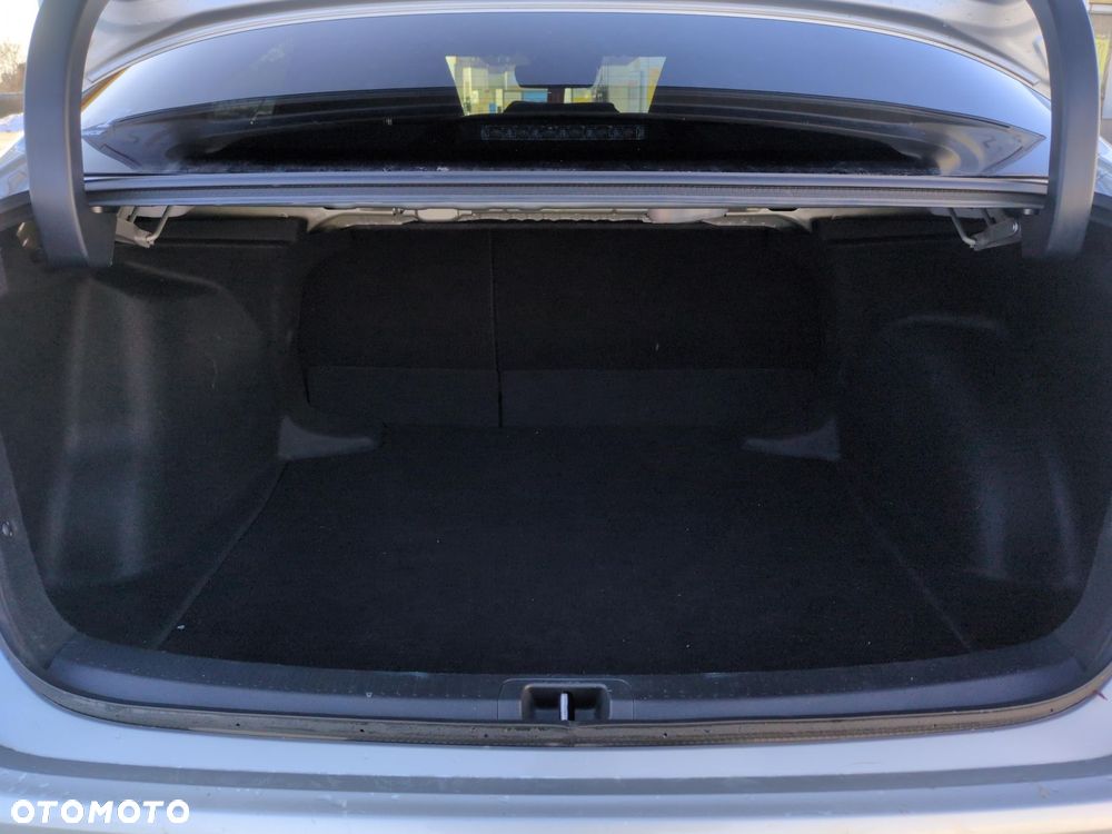 Toyota Corolla 1.8 Hybrid Executive - 13