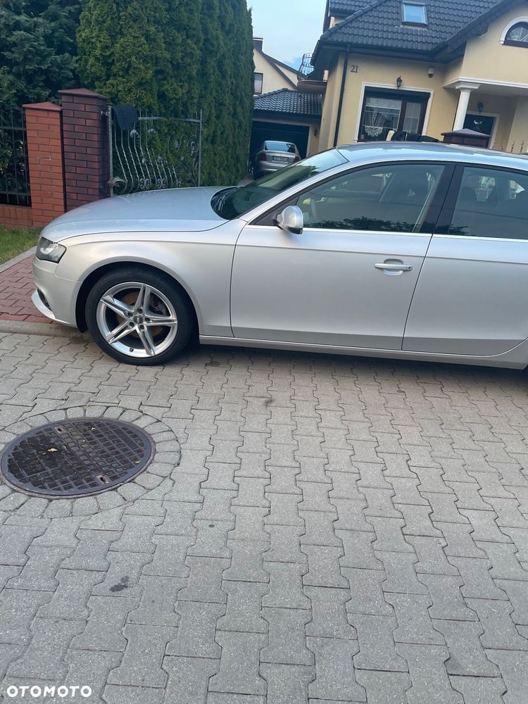 Audi A4 Limousine - 4