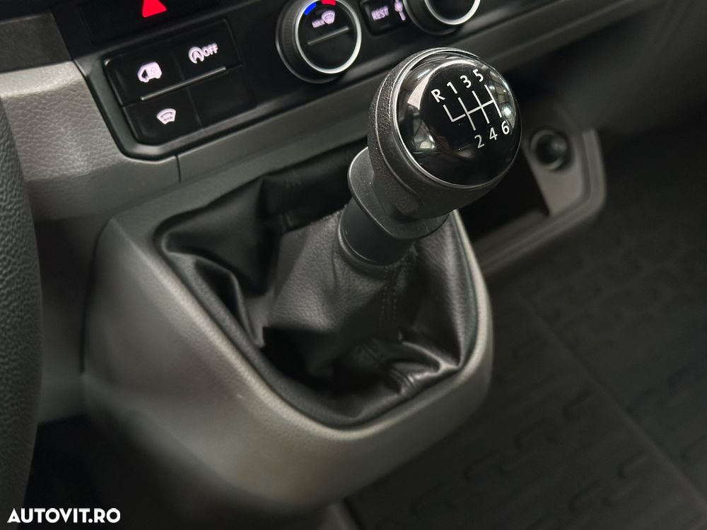 Volkswagen Crafter - 12