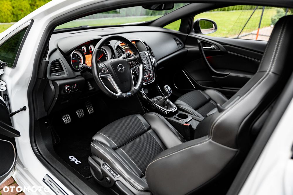 Opel Astra IV GTC OPC - 15