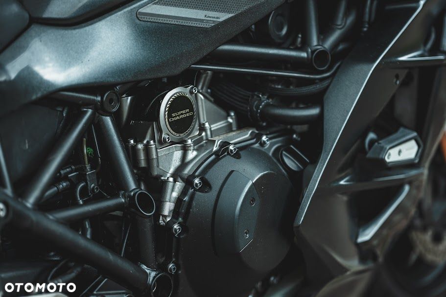 Kawasaki Ninja H2 SX - 13