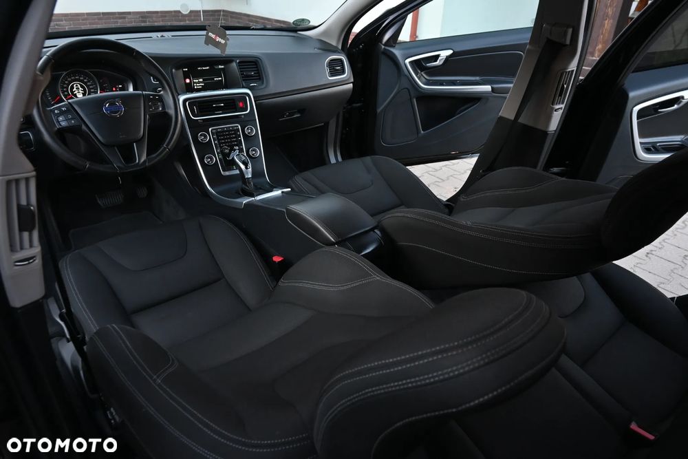 Volvo V60 D3 Geartronic Momentum - 16