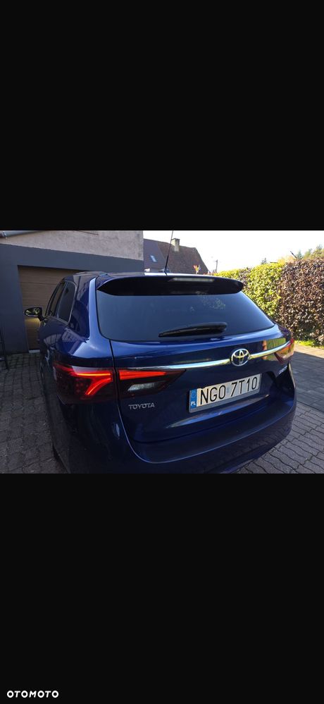 Toyota Avensis 1.6 D-4D Active - 11
