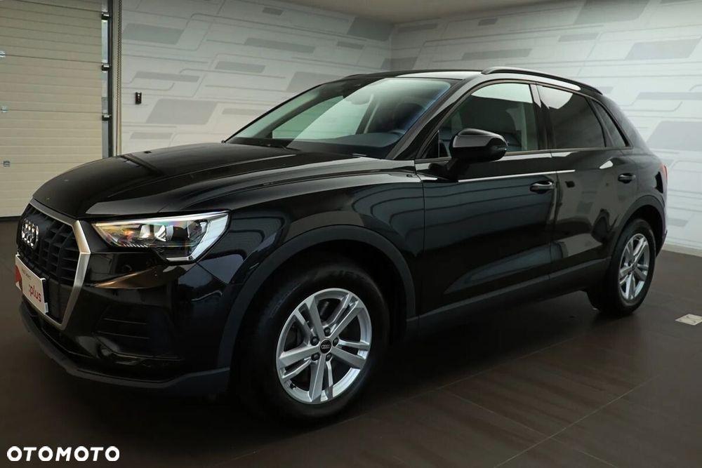 Audi Q3 2021 photo 2