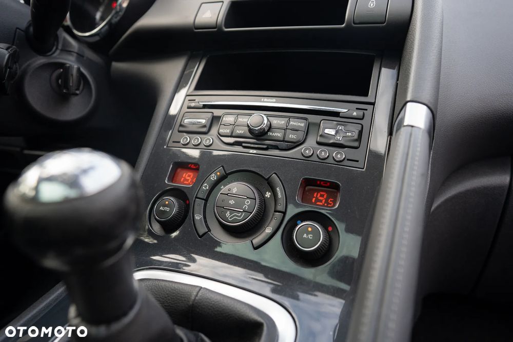 Peugeot 3008 120 VTi Premium - 19