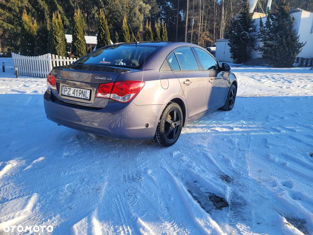 Chevrolet Cruze 1.6 LS - 8