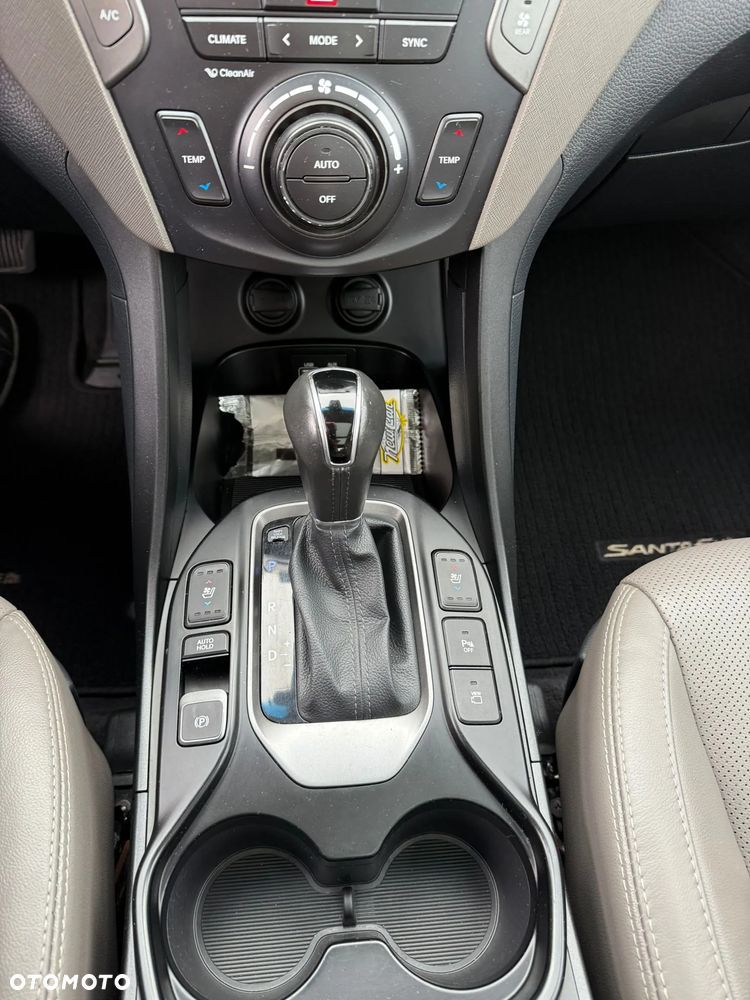 Hyundai Santa Fe - 25