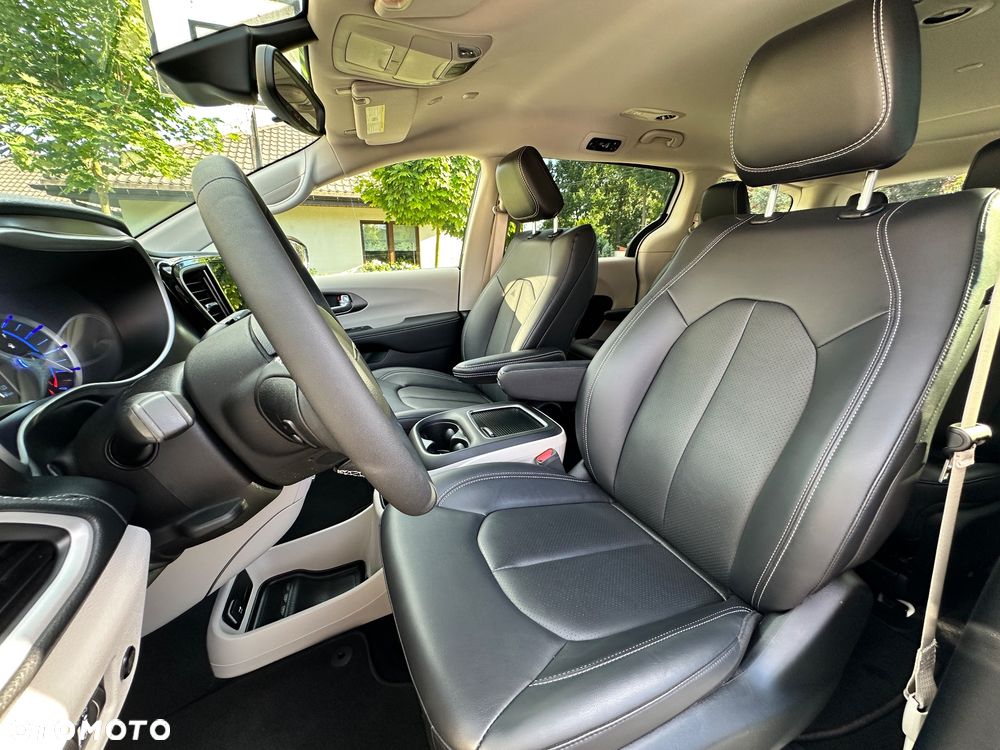 Chrysler Pacifica - 14