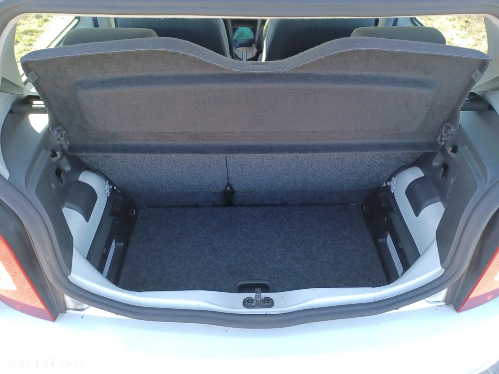 Volkswagen up! (BlueMotion Technology) move - 10