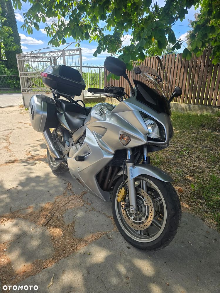 Honda CBF - 1