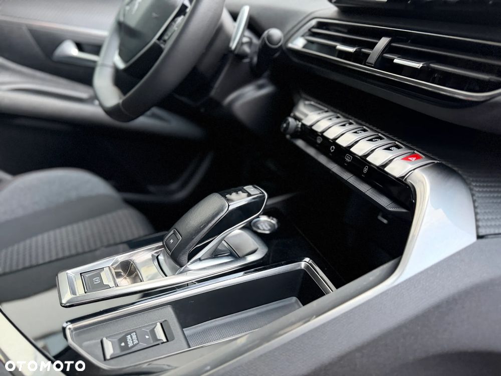 Peugeot 3008 1.2 PureTech Active Pack S&S EAT8 - 32