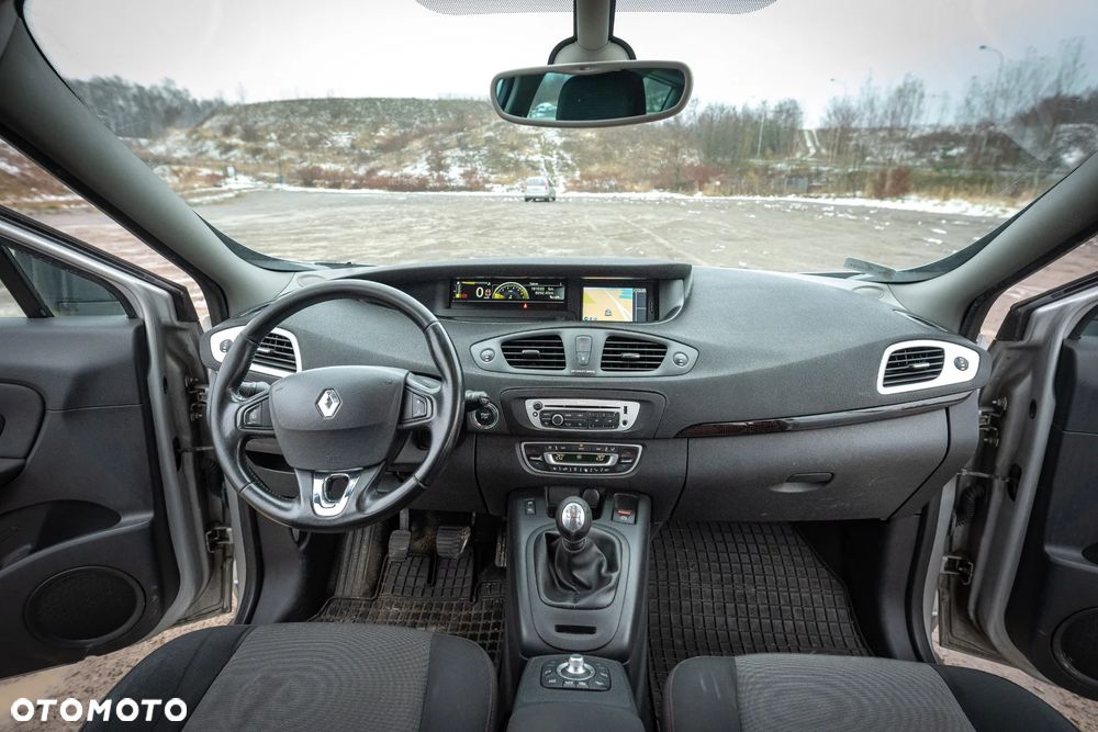 Renault Scenic 1.6 16V 110 LIMITED - 9