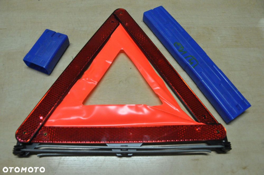 Bmw E46 E38 E39 E60 E92 E81 X3 E83 X5 E53 E70 Trójkąt Ostrzegawczy 1095457 - 1