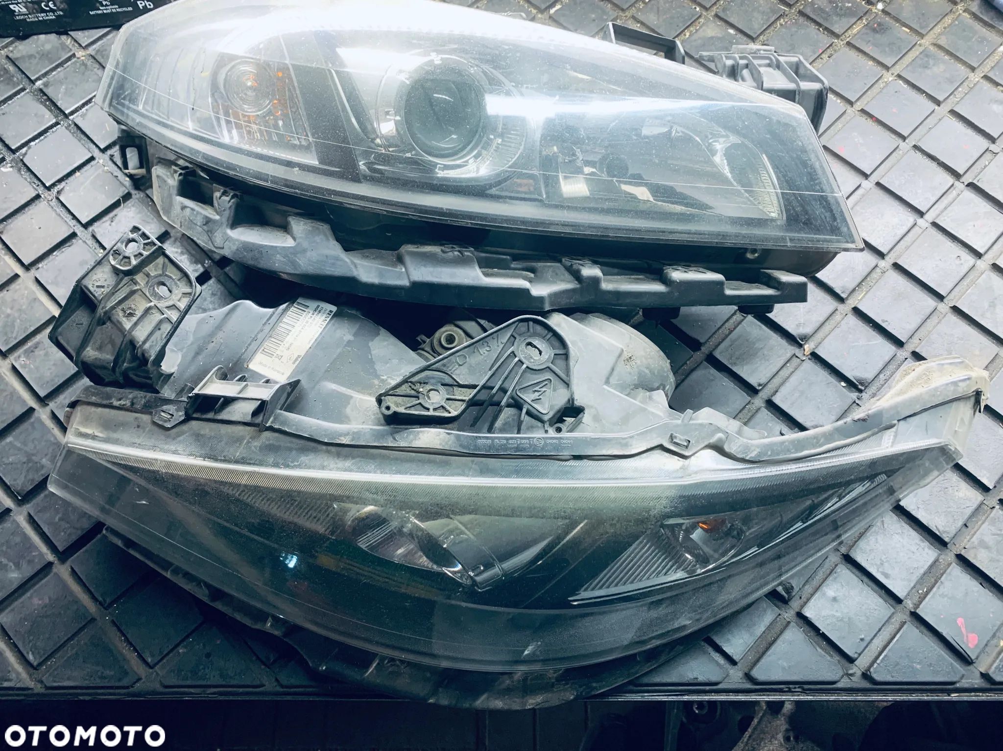 Oryginalny reflektor prawy lewy KOMPLET Xenon do Renault Laguna II LIFT 7701476940 7701476941 - 1