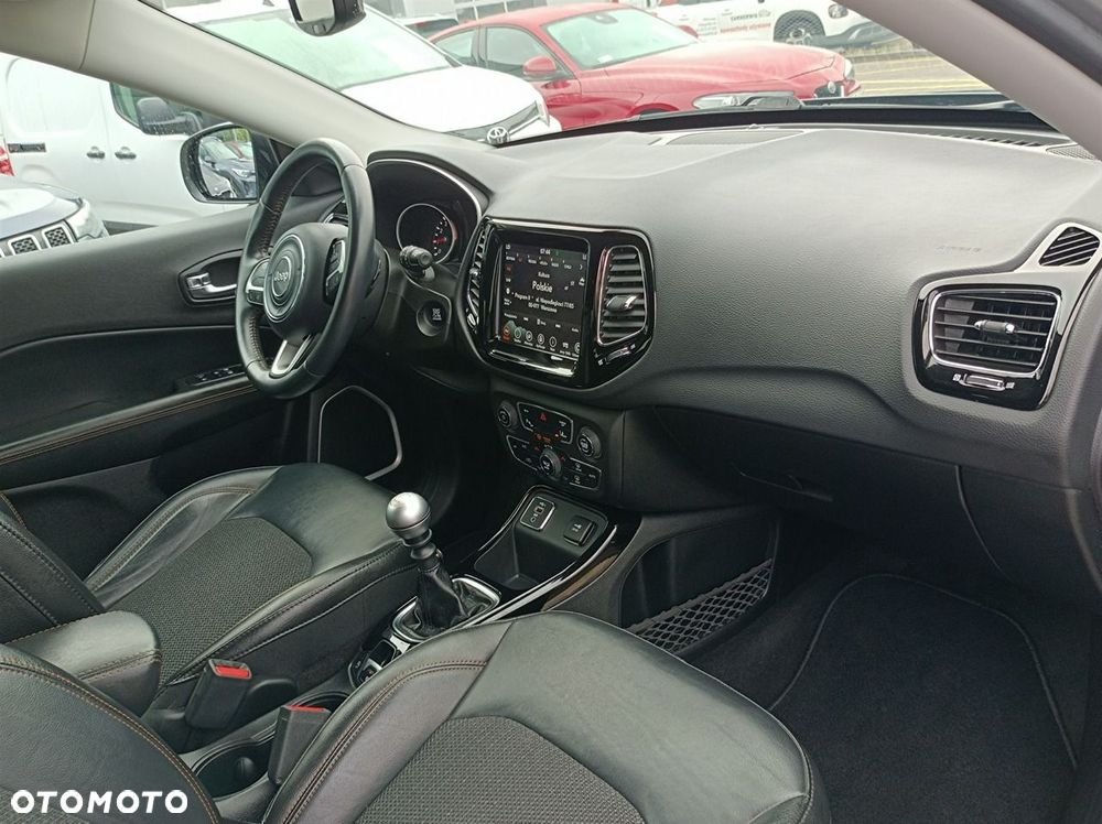 Jeep Compass - 24