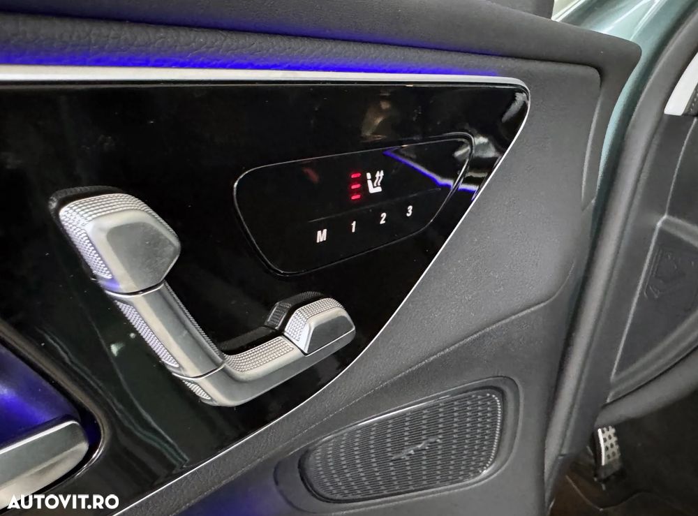 Mercedes-Benz GLC 300 e 4Matic 9G-TRONIC AMG Line Advanced - 12