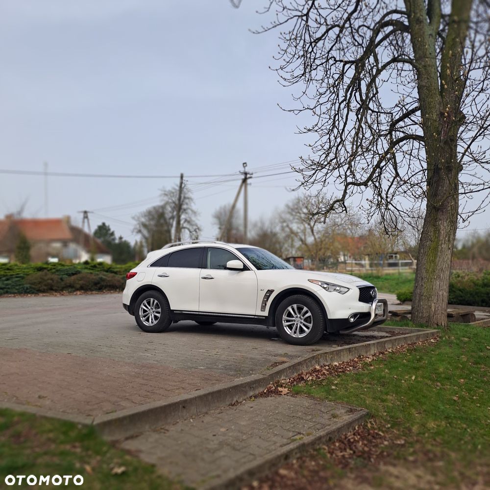Infiniti Q70 - 4