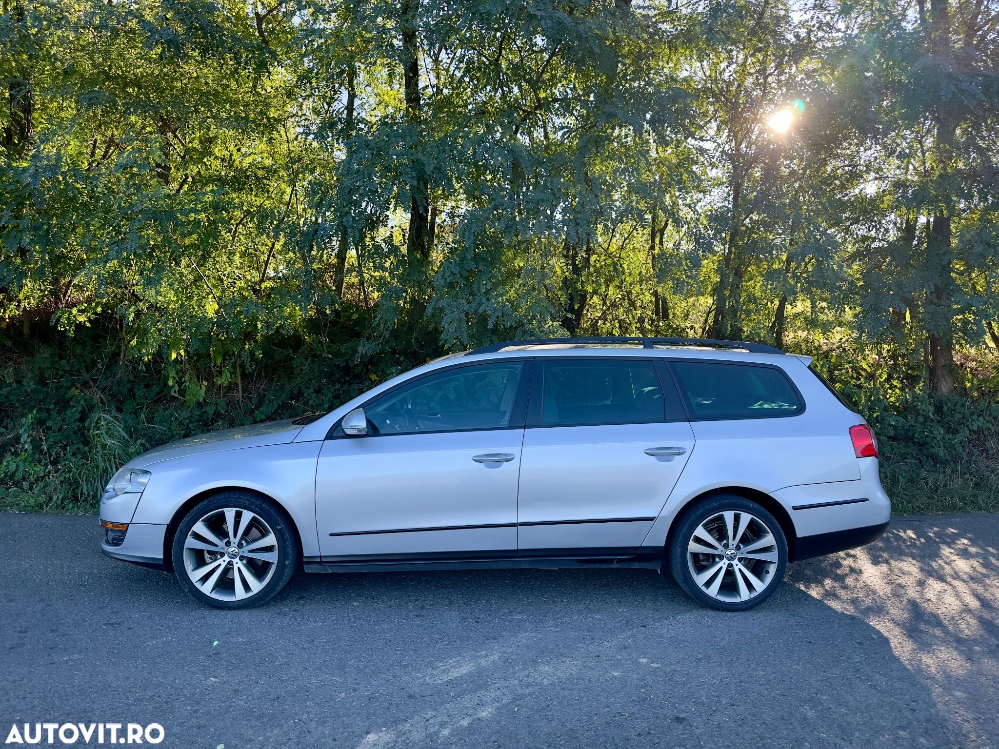 Volkswagen Passat - 1