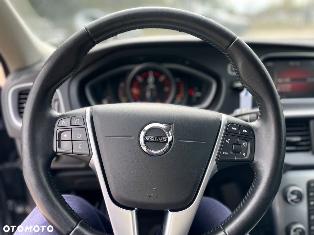 Volvo V40 D2 Inscription - 16